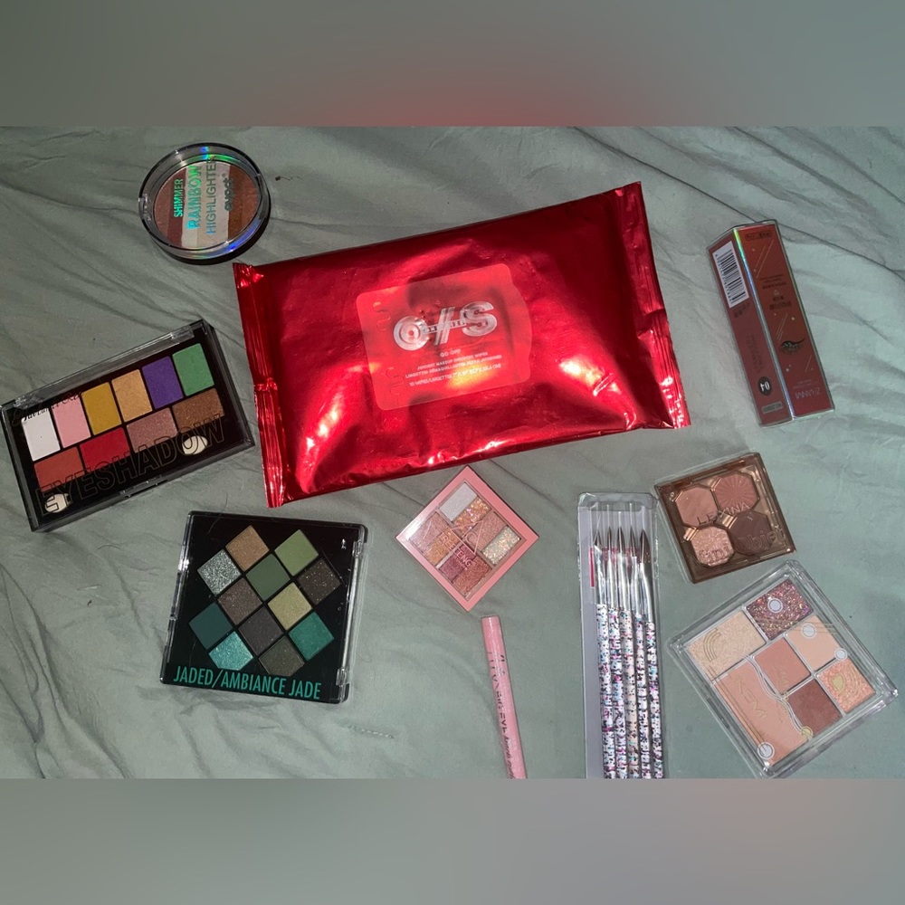 NWT makeup lot